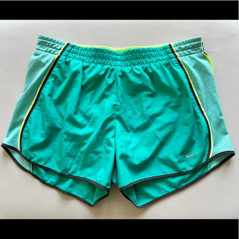 Nike Dri-fit Tempo running shorts w liner, Teal & yellow, M